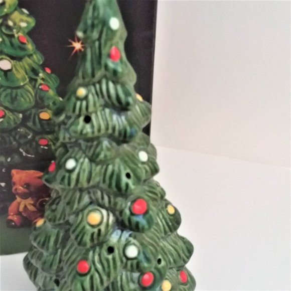 Christmas Hostess Set Merry Tree Ceramic Centerpiece Salt & Pepper Avon Box - Picture 9 of 10